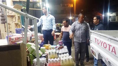 ضبط وأعدم 700 كجم لسلع منتهية الصلاحية ومجهولة المصدر بأسوان