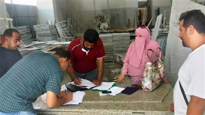 تحرير محضر مخالفة لمصنع تقطيع الرخام والجرانيت بأسوان 