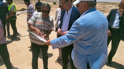 وزير الزراعة يتفقد أعمال حصر وتصنيف الأراضي الصحراوية بمنطقة 