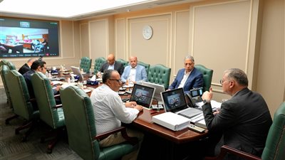  وزير البترول يتابع إجراءات العثور علي المفقودين بحادث البارج البحري 