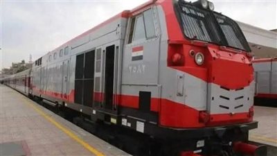 طفل يسبب إصابة راكب بعد رشق قطار بالحجارة بمنطقة البدرشين