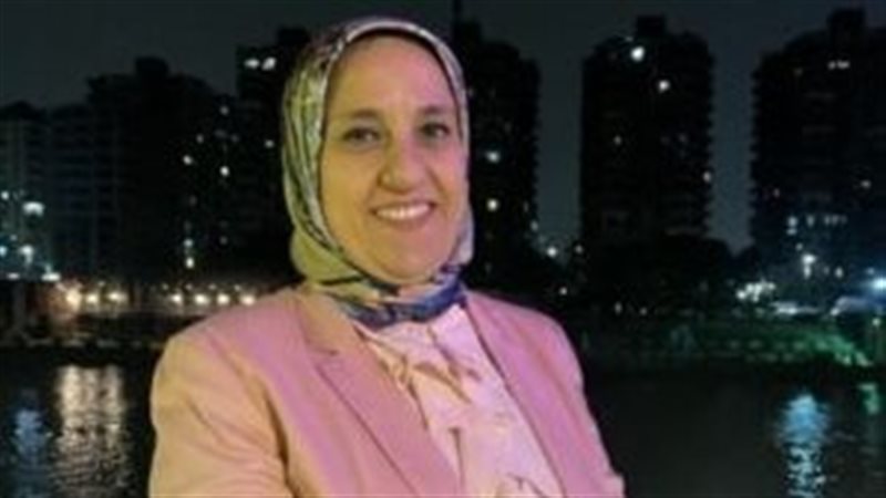 الدكتورة عبير منير