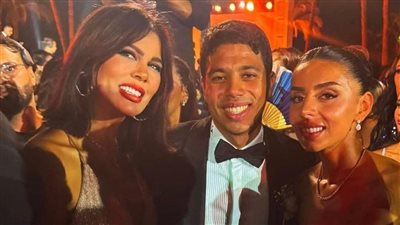 منهم يسرا وكريم عبد العزيز وتامر حسني.. نجوم الفن في حفل زفاف حفيد عادل إمام