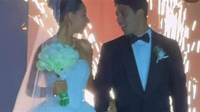 عروس عائلة الزعيم بأطلالة راقية..ونجوم الفن في حفل زفاف الحفيد