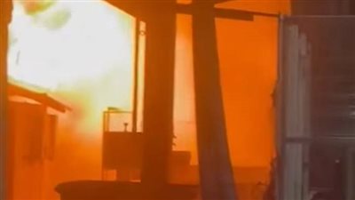 السيطرة على حريق هائل اندلع في مصنع سيراميكا كليوباترا بالعين السخنة