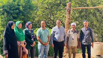 «طاقة شمسية وبيوجاز».. وكيل زراعة سوهاج يتفقد مشروعات التنمية الشاملة بالمراغة