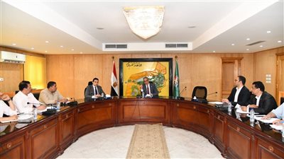 الأنصاري يناقش دراسة طلبات المشروعات الاستثمارية بالساحل الجنوبي لبحيرة قارون