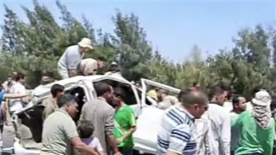 مصرع 5 أشخاص وإصابة 10 آخرين في تصادم ميكروباص مع آخر على الطريق الإقليمي 