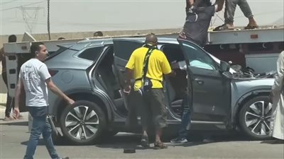 ضابط أمريكي ينقذ أسرة كاملة بعد تعرضهم لحادث على طريق العين السخنة في السويس