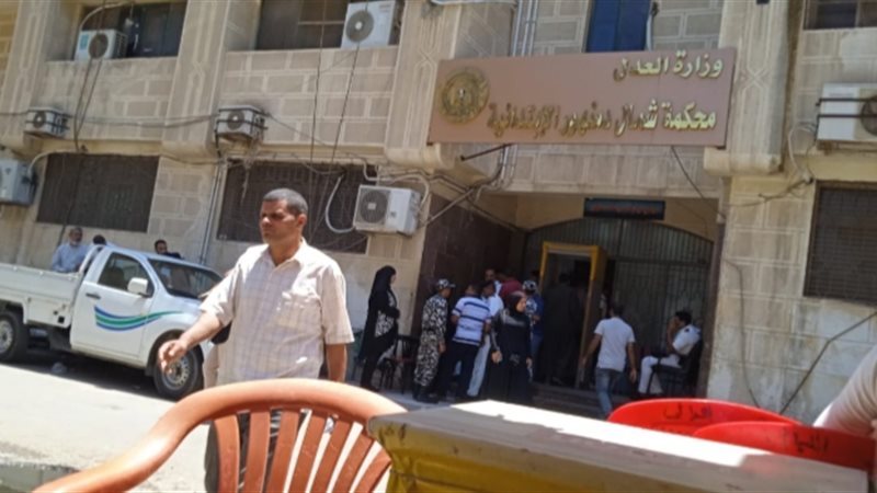 10 مرشحين تقدموا