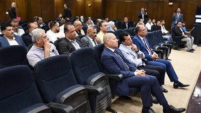 وزير الشباب والرياضة يشهد رسالة دكتوراه في جامعة حلوان 