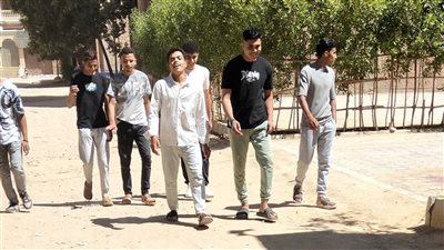 كان سهل.. آراء طلاب الثانوية الأزهرية بالفيوم في امتحان الجغرافيا