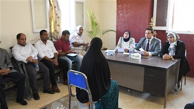 نائب محافظ الفيوم يعقد لقاءً لخدمة المواطنين بقرية سنرو بمركز أبشواي
