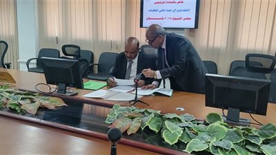 في اليوم الثاني.. مرشحان جديدان يتقدمان بأوراقهما لانتخابات الشيوخ بأسوان