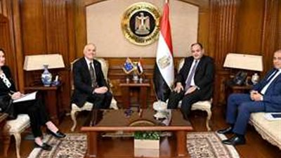 رئيس التمثيل التجاري يبحث مع السفير الأسترالي سبل دعم العلاقات الاقتصادية 