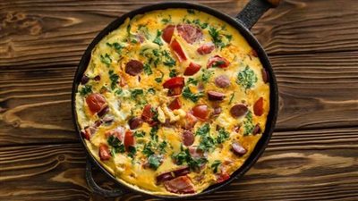 طريقة عمل عجة الخضار الصحية فطور لذيذ وخفيف في دقائق