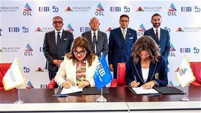 بحضور ساويرس.. توقيع بروتوكول تعاون لتطوير مشروع الصوت والضوء بالأهرامات 