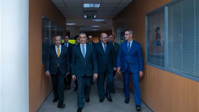 وزير الإنتاج الحربي يتفقد شركة TUYA Technology لنظم المعلومات 