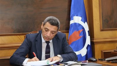 بـ 225 درجة.. محافظ السويس يعتمد تنسيق القبول بالثانوي العام