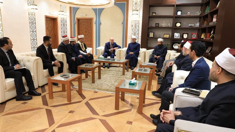 مفتي الجنهورية أثناء