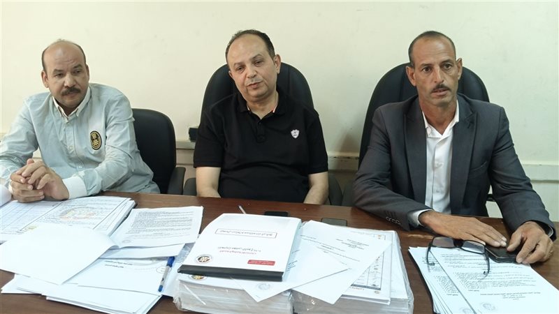 لجنة تلقى طلبات المرشحين