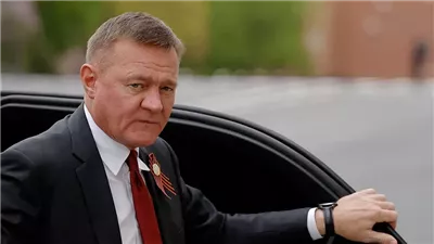 بعد ساعات من إقالته.. تفاصيل انتحار وزير النقل الروسي