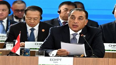 رئيس الوزراء يبحث مع نظيره القطري دعم الاستثمارات المشتركة