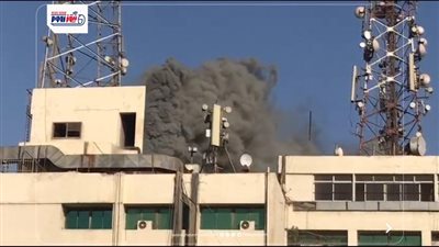 الدفع بـ 6 سيارات إطفاء وخزانات مياه للسيطرة على حريق سنترال رمسيس