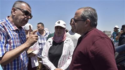 بدء زراعة عددا من أعمدة الطاقة الشمسية بطريق بحري ترعة السلام ببورسعيد 