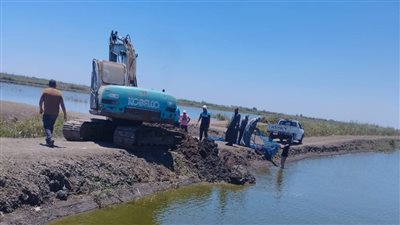 على مساحة 84 فدان.. إزالة 3 مزارع سمكية مخالفة بجنوب الحسينية ببورسعيد