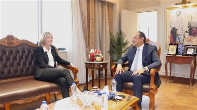  وزيرقطاع الأعمال وسفيرة النرويج يشهدان توقيع اتفاق لدعم الطاقة المتجددة