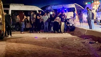 إصابة 21 شخصا في تصادم سيارتين ميكروباص على طريق السخنة ـ السويس 