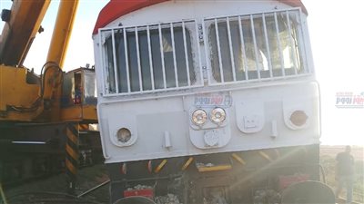 السكة الحديد: بدء رفع قطار مطروح بعد خروجه عن المسار قبل محطة العامرية