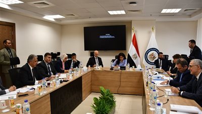 اليوم.. البترول اجتماع مع كبار مسئولي البنك الأوروبي لإعادة الإعمار والتنمية  