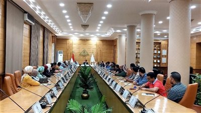 جامعة بنها تكرم المشاركين في دورات 