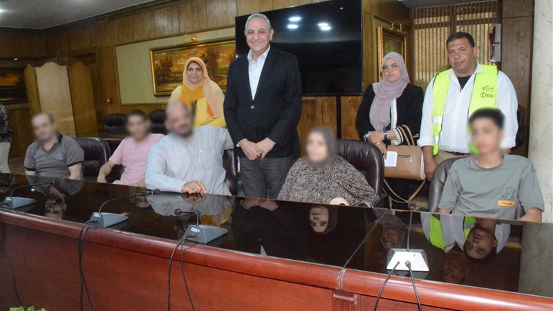محافظ الغربية أثناء