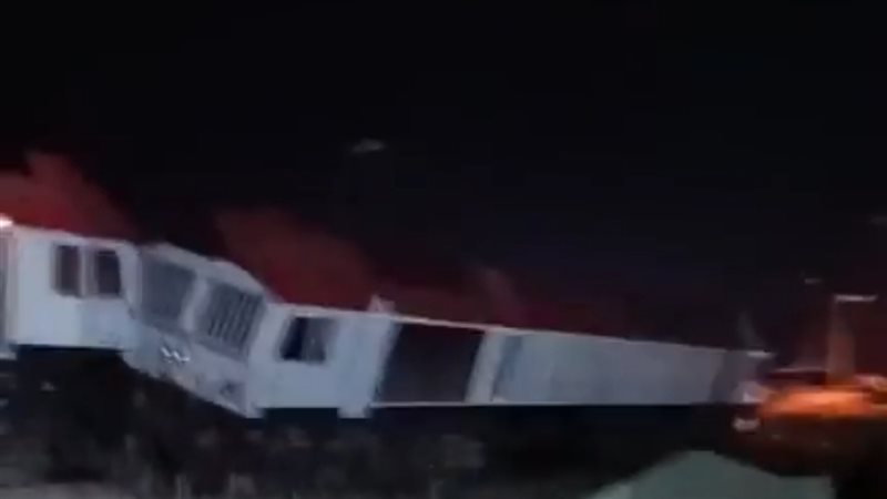 خروج عربتي قطار الإسكندرية