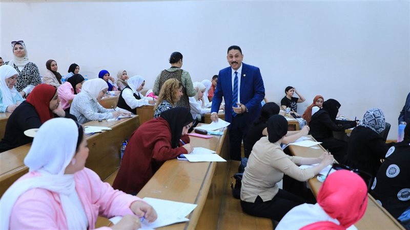 جانب من الامتحانات