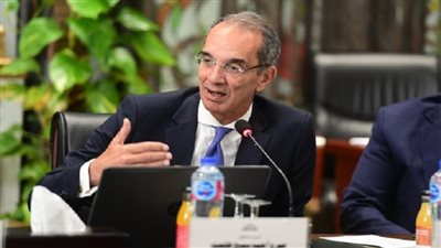وزير الاتصالات: ننسق مع البنوك لعودة الخدمات بعد السيطرة على حريق سنترال رمسيس