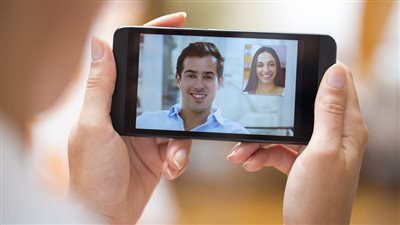 كيف تحافظ على علاقتك العاطفية في حالة السفر؟ نصائح لتجاوز المسافة والقلق