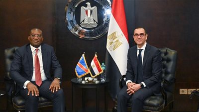وزير الاستثمار يبحث مع نائب رئيس وزراء الكونغو الديمقراطية تعزيز العلاقات 