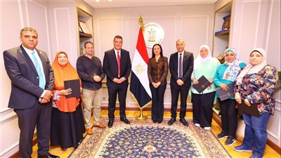 وزيرة التضامن الاجتماعي تكرم الوحدة المركزية للجمعيات الأهلية