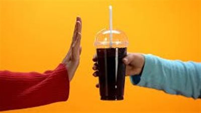 المشروبات الغازية تدمر الكلى بصمت وتسبب حصوات خطيرة 