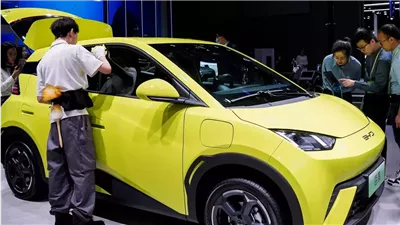 الصين تقود ثورة السيارات الكهربائية.. خبير يوضح مستقبل المركبات الصديقة للبيئة