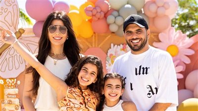 عماد متعب يشارك جمهوره صور مع عائلته في الإجازة الصيفية