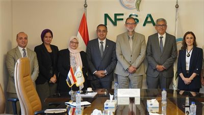 “القومية لسلامة الغذاء” تلتقي وفدًا من كلية التعليم المستمر بالجامعة الأمريكية