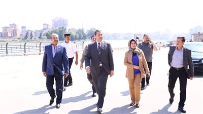 محافظ دمياط يتفقد المقر المؤقت لديوان عام المحافظة لمتابعة سير العمل بالإدارات