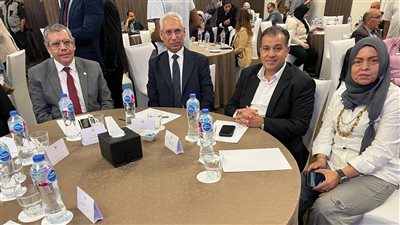 رئيس جامعة المنيا يشارك بمجلس أمناء المبادرة الرئاسية تحالف وتنمية 