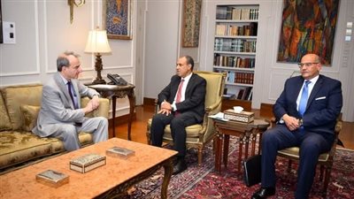 وزير الخارجية يستقبل مدير عام السياسات باللجنة اليهودية الأمريكية