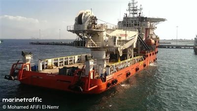  الدفع بالسفينة البرلس للبحث عن المفقودين بحادث البارج أدمارين 12 بجبل الزيت